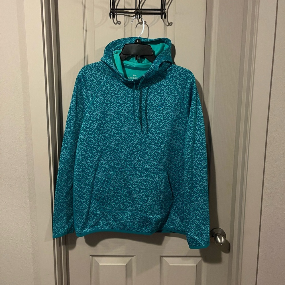 Nike therma- fit hoodie for women’s